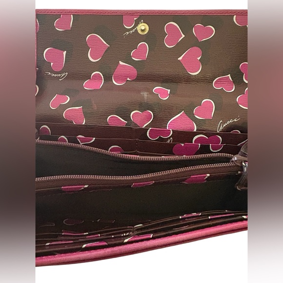 Gucci Takeru Lovely Hearts Heart Interlocking GG Gold Logo Continental W… - Picture 4 of 14